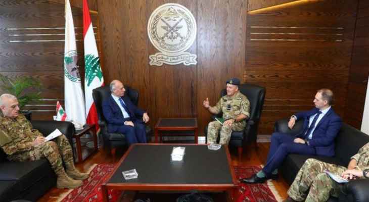 وزير الدفاع عرض مع كبير مستشاري وزارة الدفاع البريطانية أهمية الإستمرار بالدعم العسكري للبنان