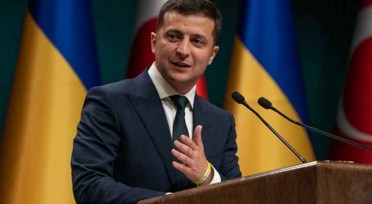 الرئاسة الأوكرانية: زيلينسكي صادق على فرض عقوبات على 28 شخصا بينهم روس