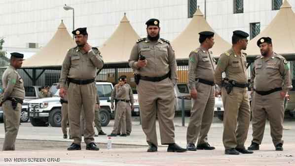 شرطة جازان السعودية: القبض على مقيم زوّر إقامات ورخص سير لبيعها لوافدين