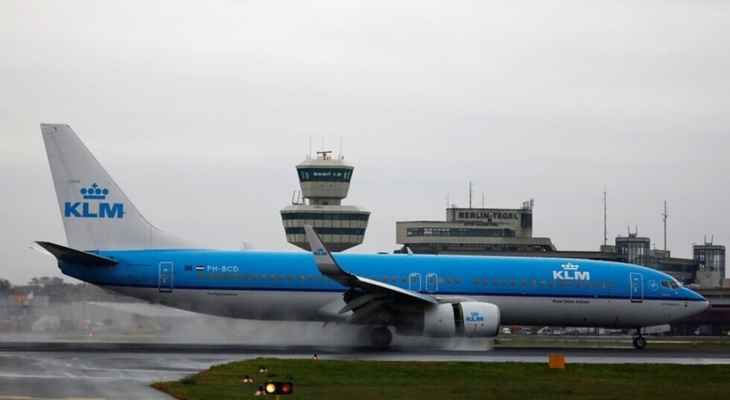 وزير الصحة الهولندي: تعليق الرحلات الجوية القادمة من جنوب إفريقيا بسبب مخاوف بشأن متحور كورونا